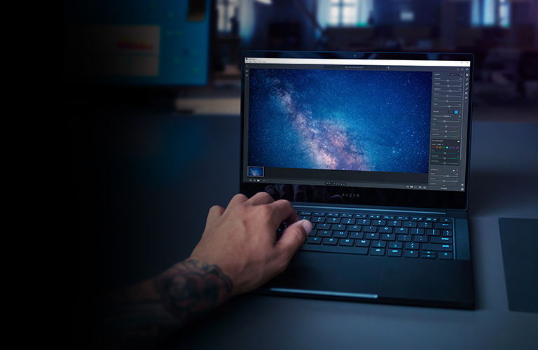 Unleashing Power in a Compact Form: Exploring the Razor Blade Stealth Laptop